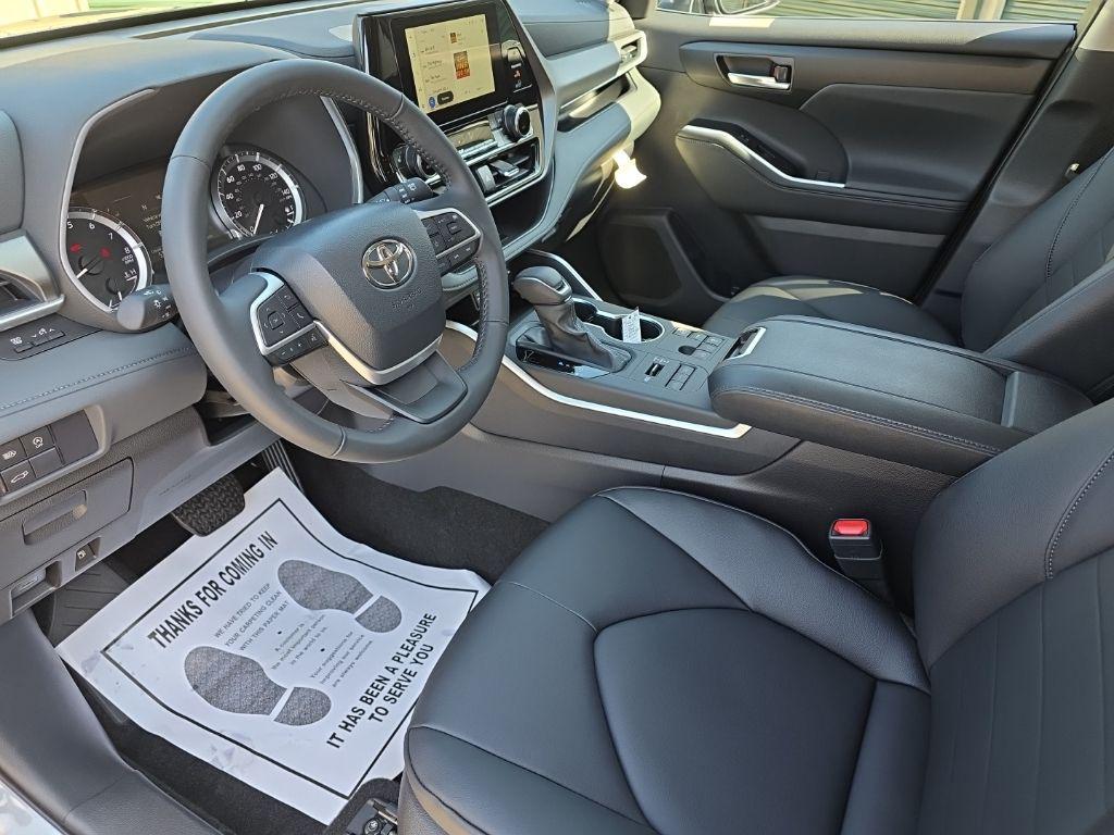used 2026 Toyota Highlander car, priced at $46,805