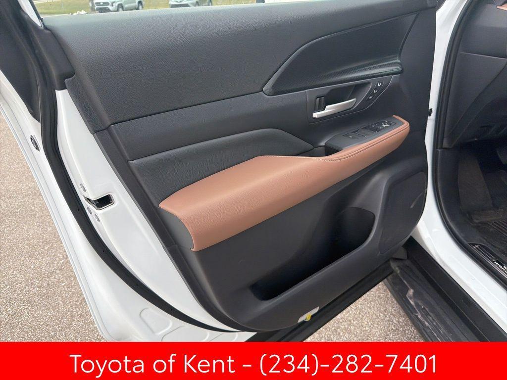 new 2026 Toyota Grand Highlander Hybrid car