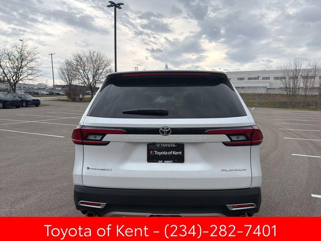 new 2026 Toyota Grand Highlander Hybrid car