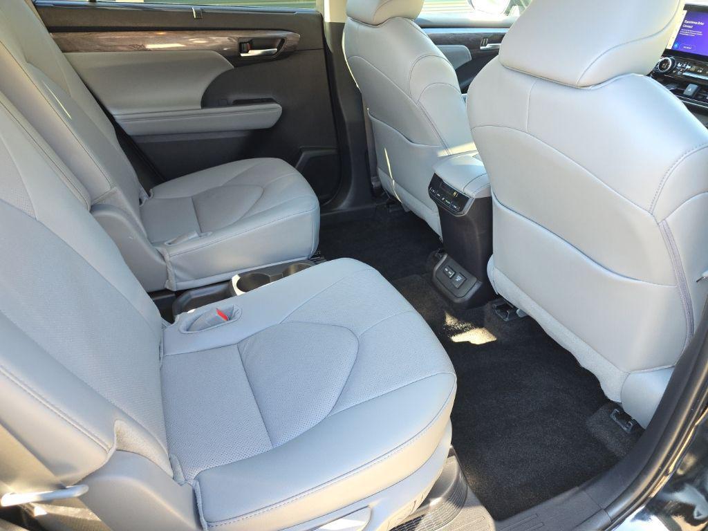 used 2025 Toyota Highlander Hybrid car, priced at $49,954