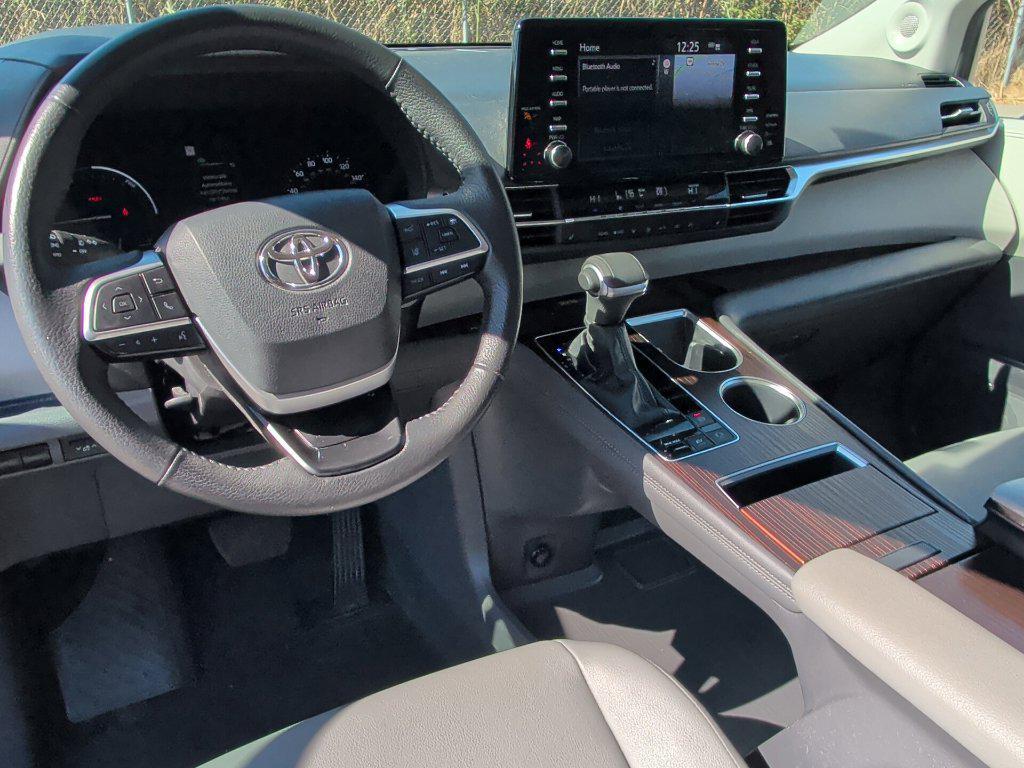used 2024 Toyota Sienna car, priced at $45,388
