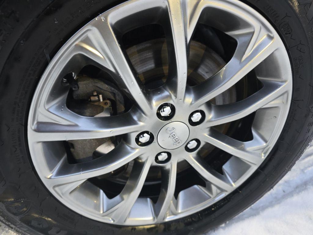 used 2020 Jeep Cherokee car, priced at $16,346