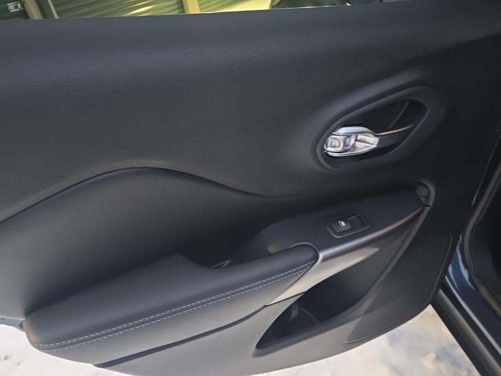 used 2020 Jeep Cherokee car, priced at $16,346