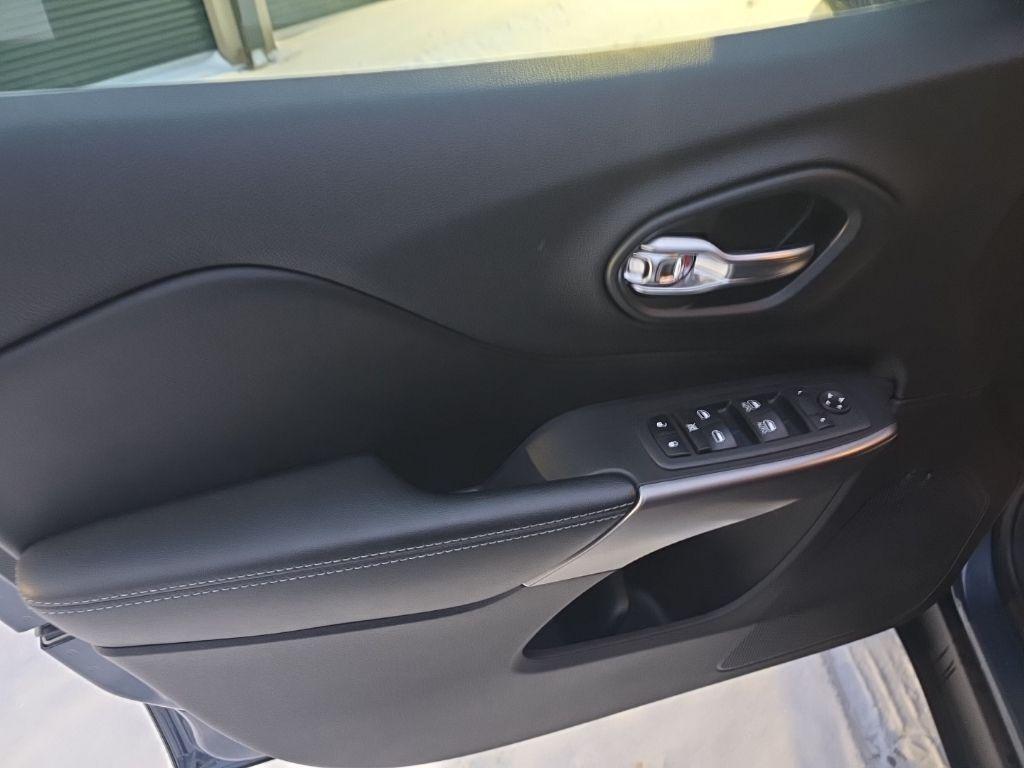 used 2020 Jeep Cherokee car, priced at $16,346