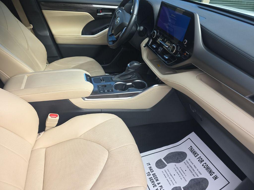 used 2023 Toyota Highlander Hybrid car, priced at $36,645