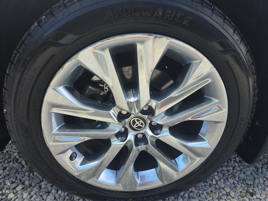 used 2023 Toyota Highlander Hybrid car, priced at $36,645