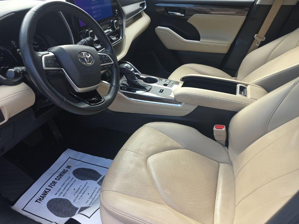 used 2023 Toyota Highlander Hybrid car, priced at $36,645