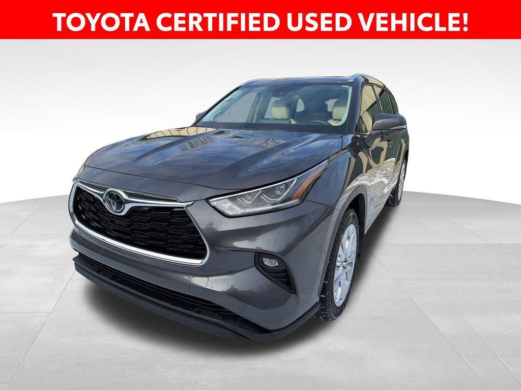 used 2025 Toyota Highlander Hybrid car, priced at $52,174