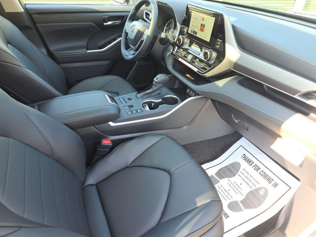 used 2026 Toyota Highlander car, priced at $46,817