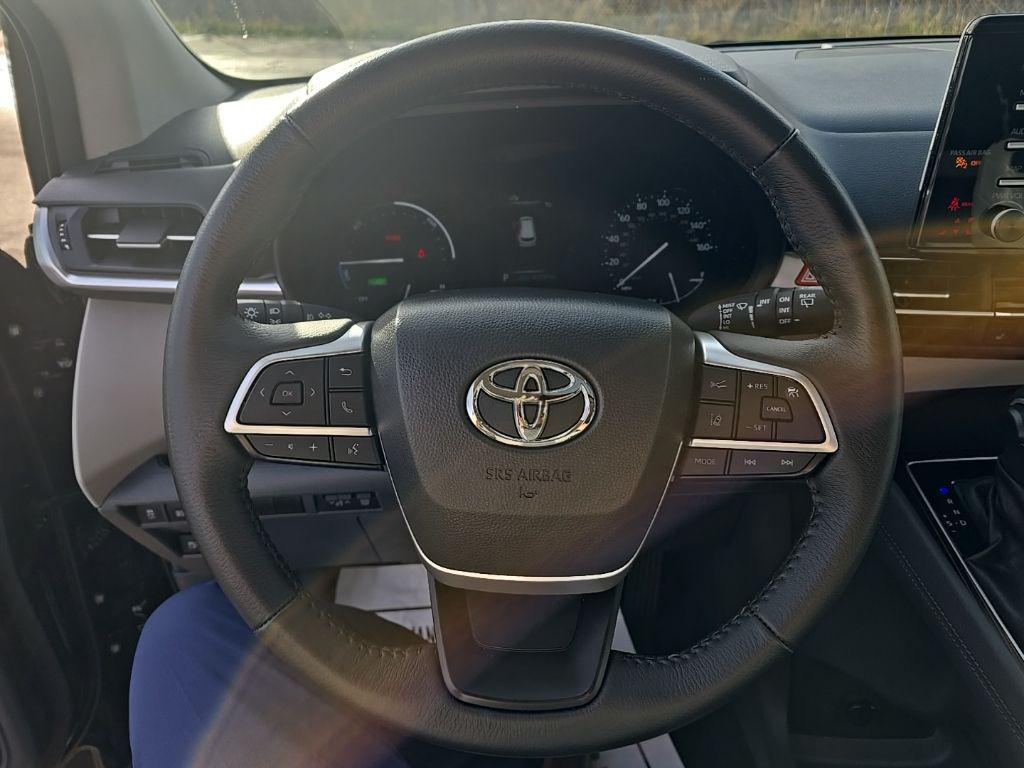 used 2024 Toyota Sienna car, priced at $43,432