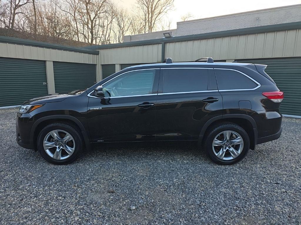 used 2019 Toyota Highlander Hybrid car, priced at $29,567