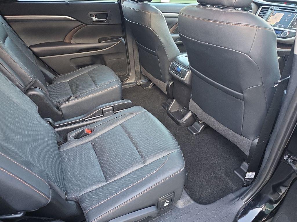 used 2019 Toyota Highlander Hybrid car, priced at $29,567