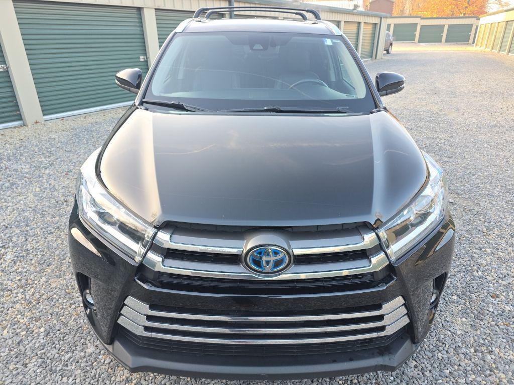used 2019 Toyota Highlander Hybrid car, priced at $29,567