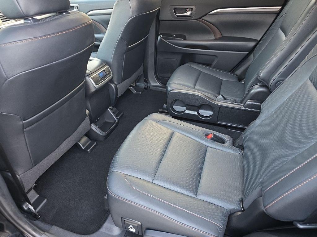 used 2019 Toyota Highlander Hybrid car, priced at $29,567