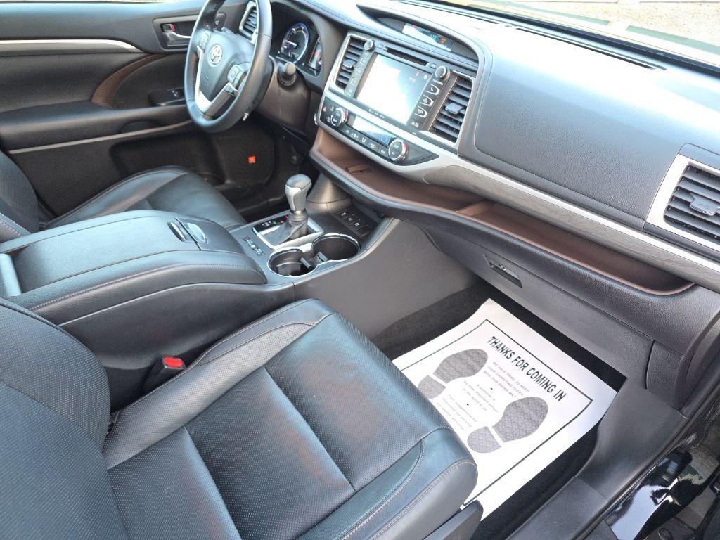 used 2019 Toyota Highlander Hybrid car, priced at $29,567