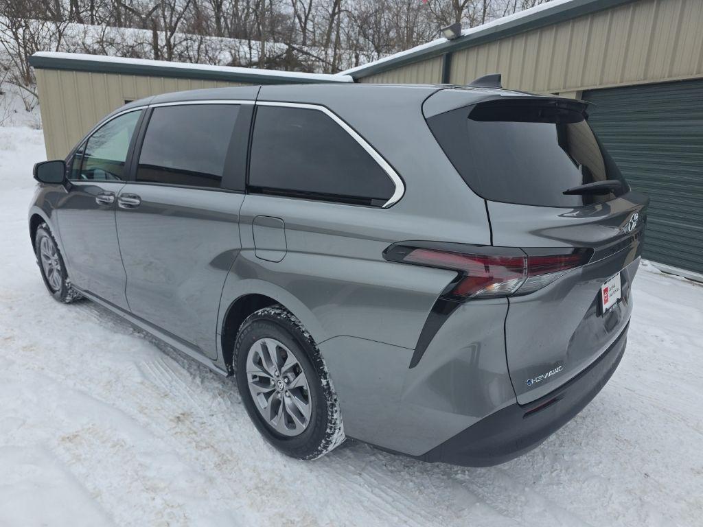 used 2026 Toyota Sienna car, priced at $45,258