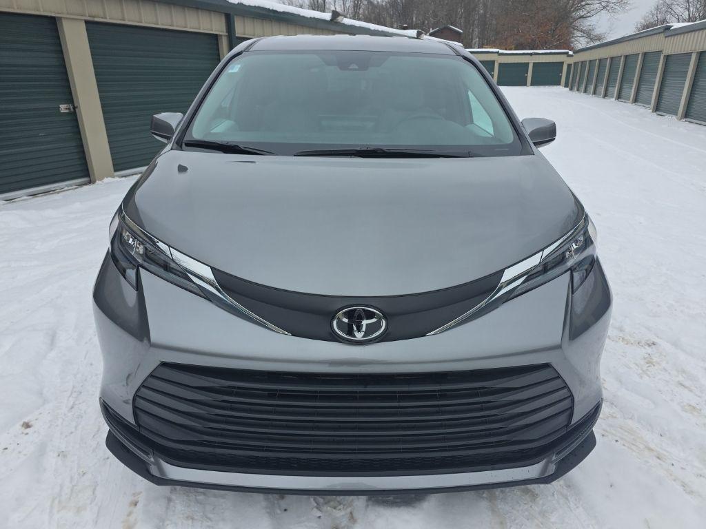 used 2026 Toyota Sienna car, priced at $45,258