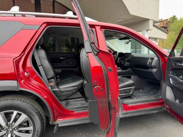 used 2023 Nissan Pathfinder car, priced at $32,400