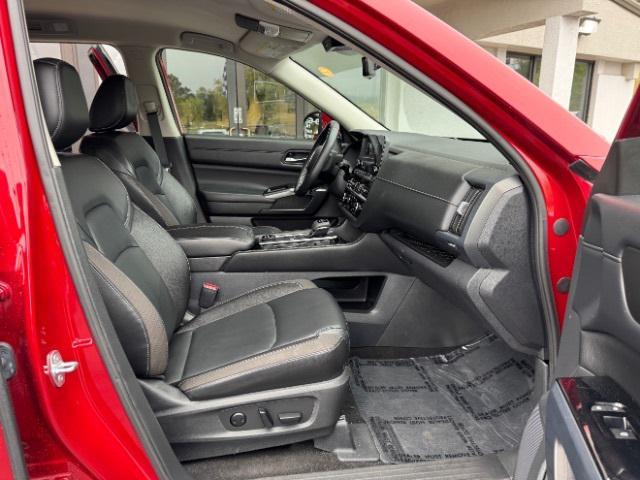 used 2023 Nissan Pathfinder car, priced at $32,400