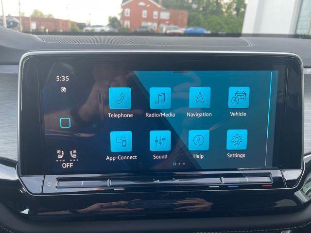 new 2026 Volkswagen Atlas Cross Sport car, priced at $43,256