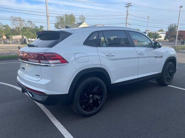 new 2026 Volkswagen Atlas Cross Sport car, priced at $43,256