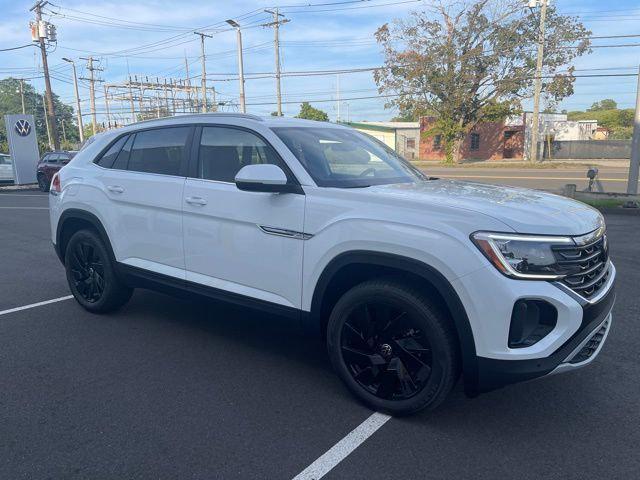 new 2026 Volkswagen Atlas Cross Sport car, priced at $43,256