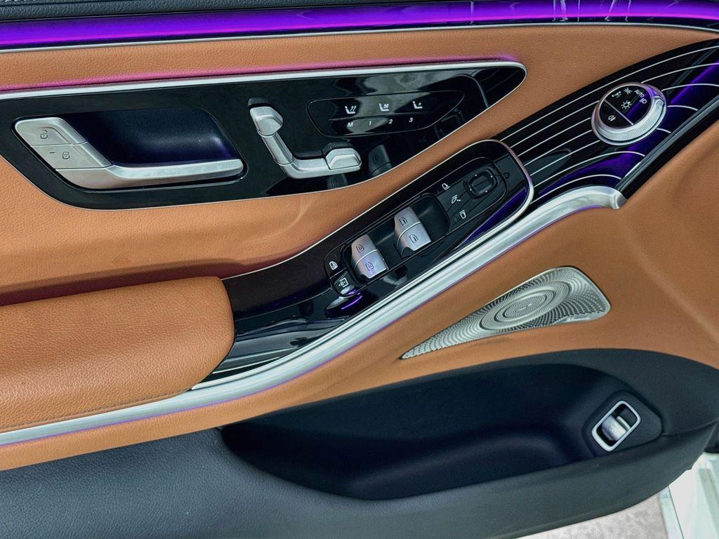 Mercedes-Benz S-Class view 18