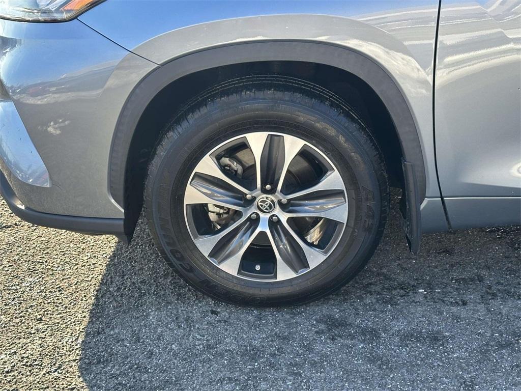 used 2020 Toyota Highlander car, priced at $28,778