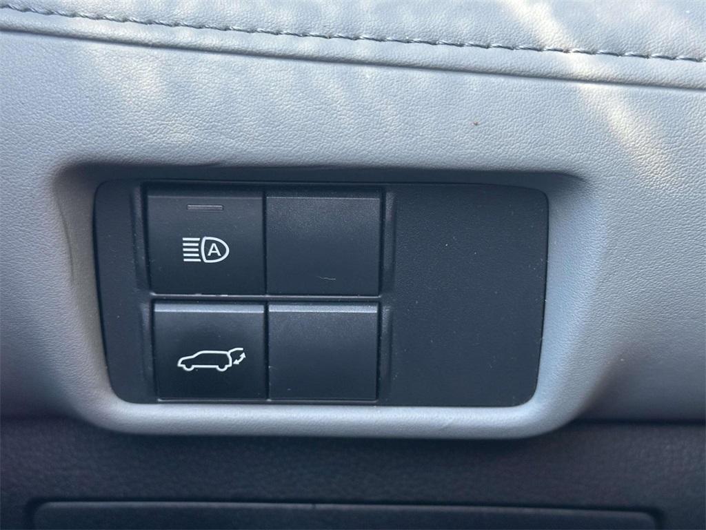 used 2020 Toyota Highlander car, priced at $28,778