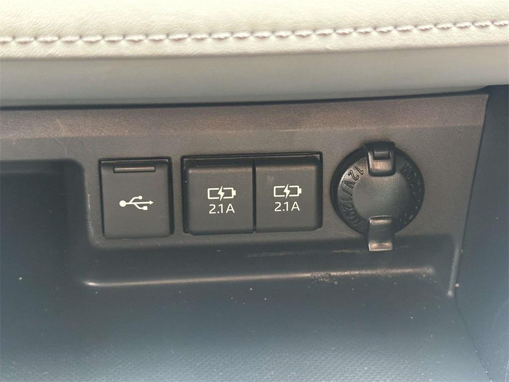 used 2020 Toyota Highlander car, priced at $24,598