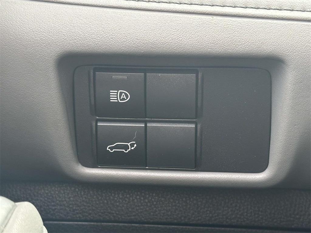 used 2020 Toyota Highlander car, priced at $24,598