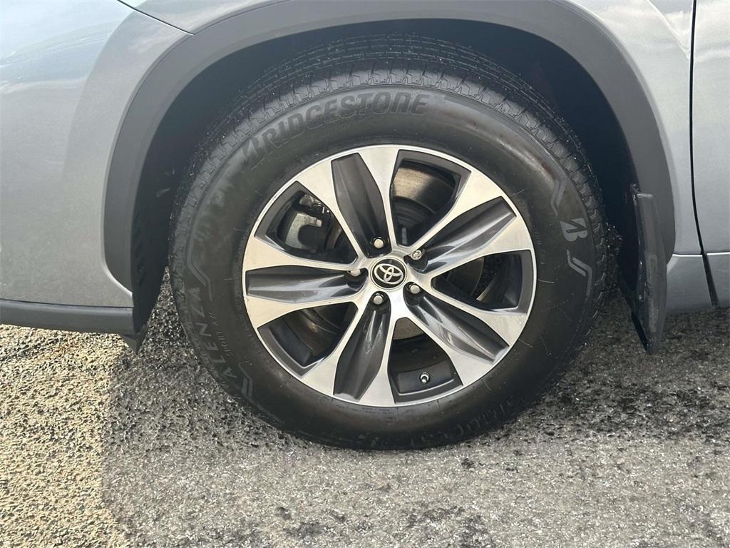 used 2020 Toyota Highlander car, priced at $24,598