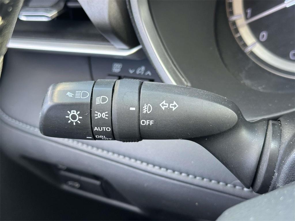 used 2020 Toyota Highlander car, priced at $24,389