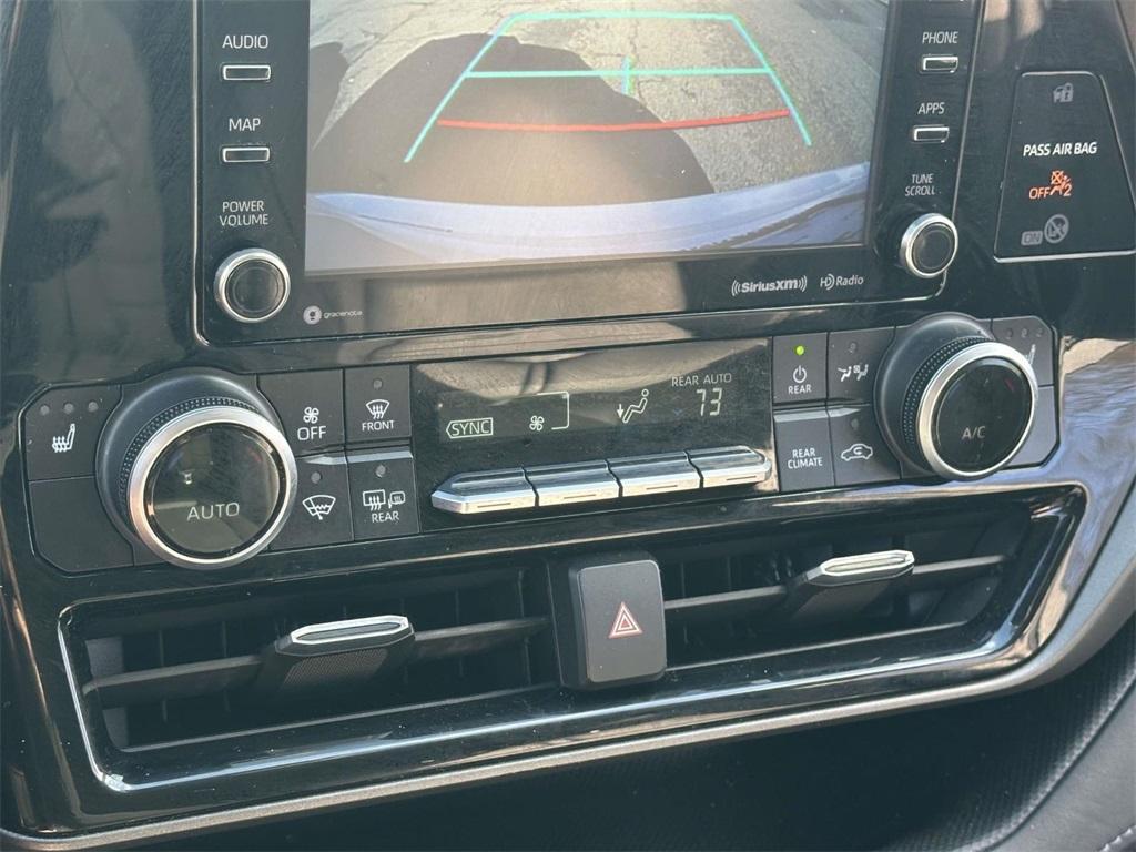 used 2020 Toyota Highlander car, priced at $24,389