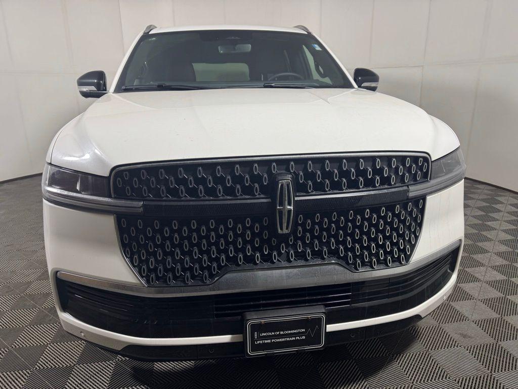 new 2025 Lincoln Navigator car, priced at $93,645