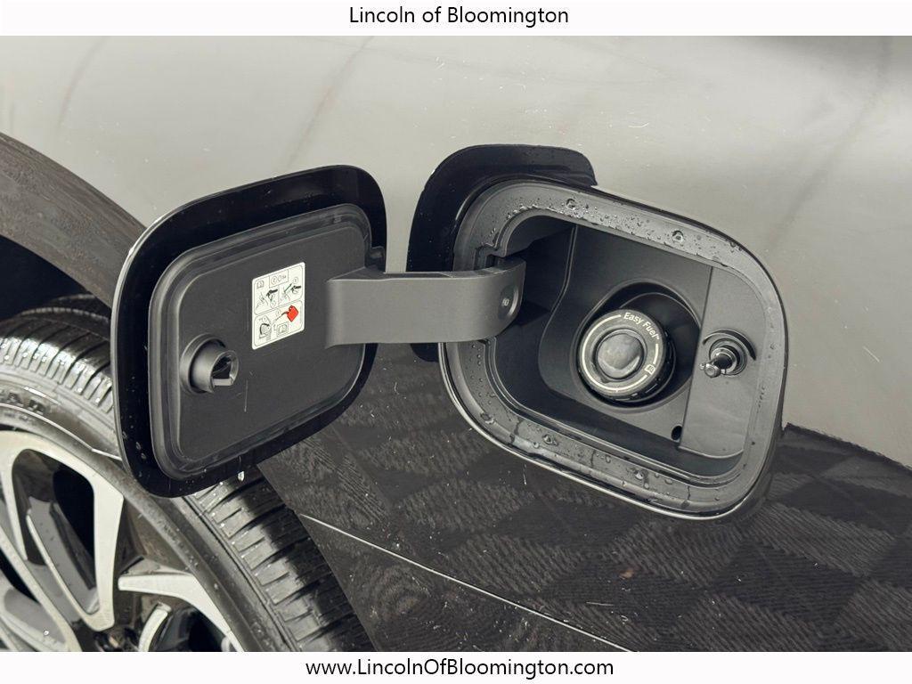 new 2026 Lincoln Navigator car, priced at $107,170