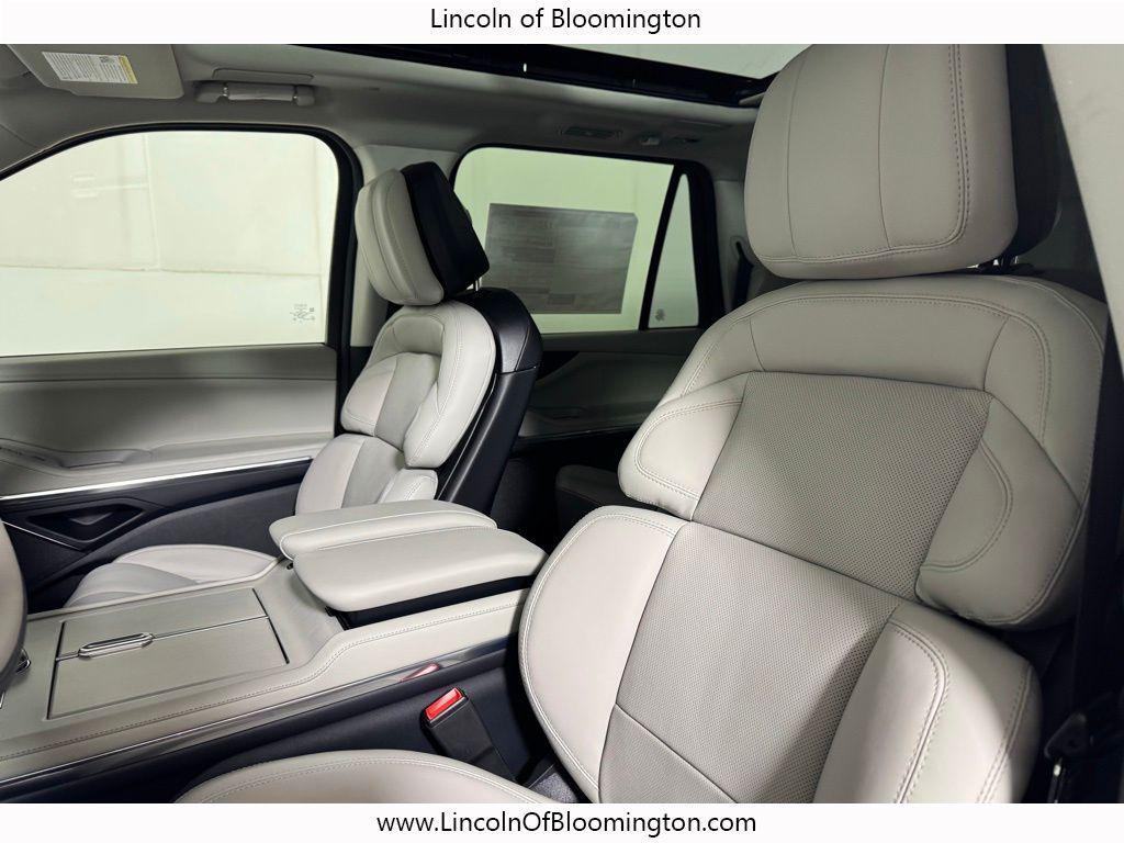 new 2026 Lincoln Navigator car, priced at $108,995