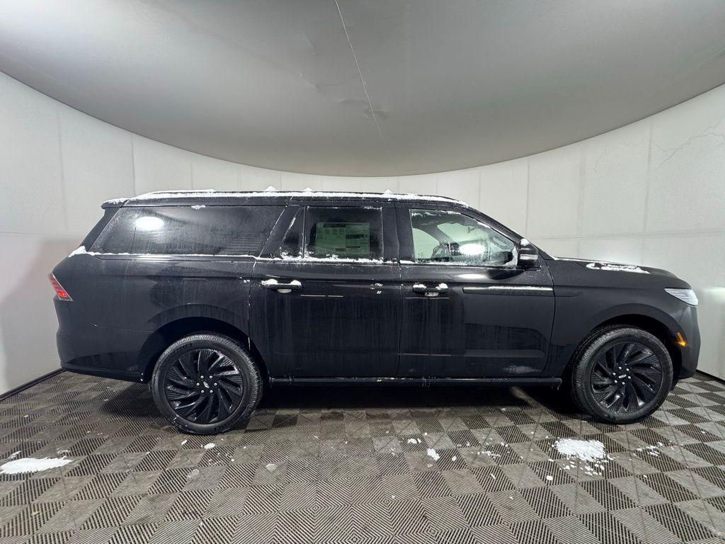 new 2025 Lincoln Navigator car, priced at $108,315