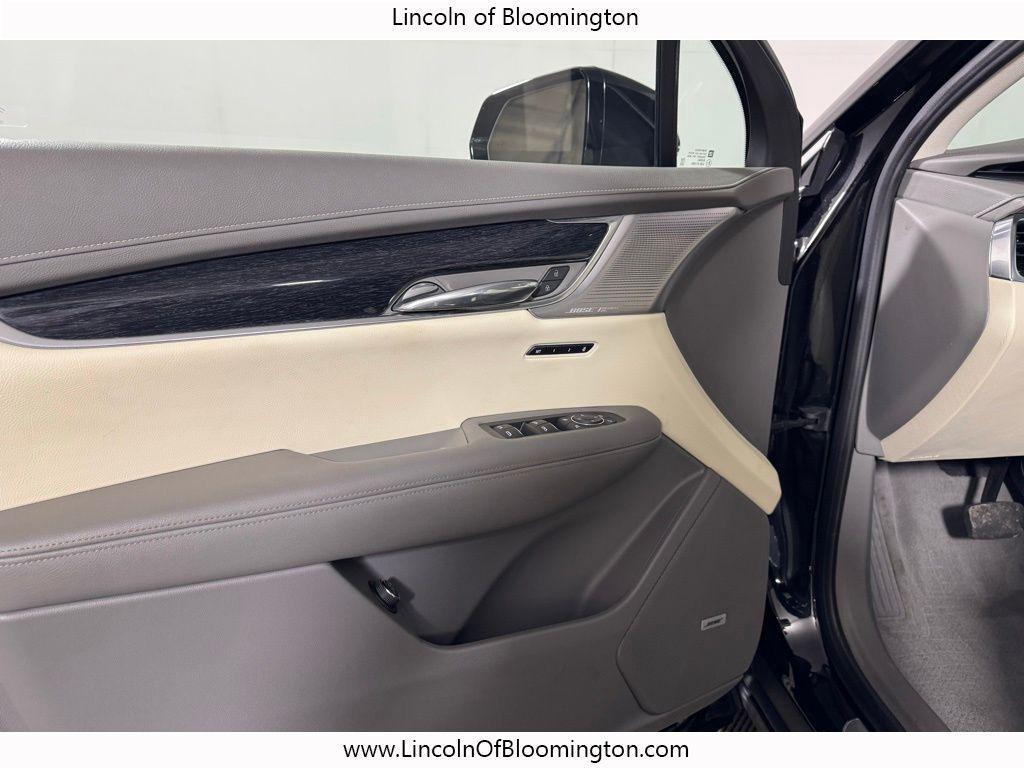 used 2023 Cadillac XT6 car, priced at $36,999