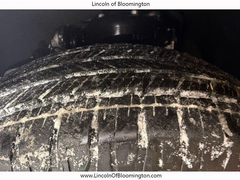 new 2025 Lincoln Navigator car, priced at $106,424