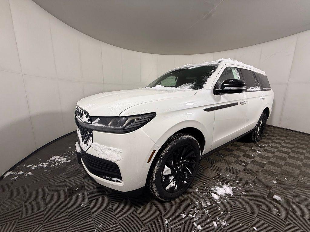 new 2025 Lincoln Navigator car, priced at $106,424