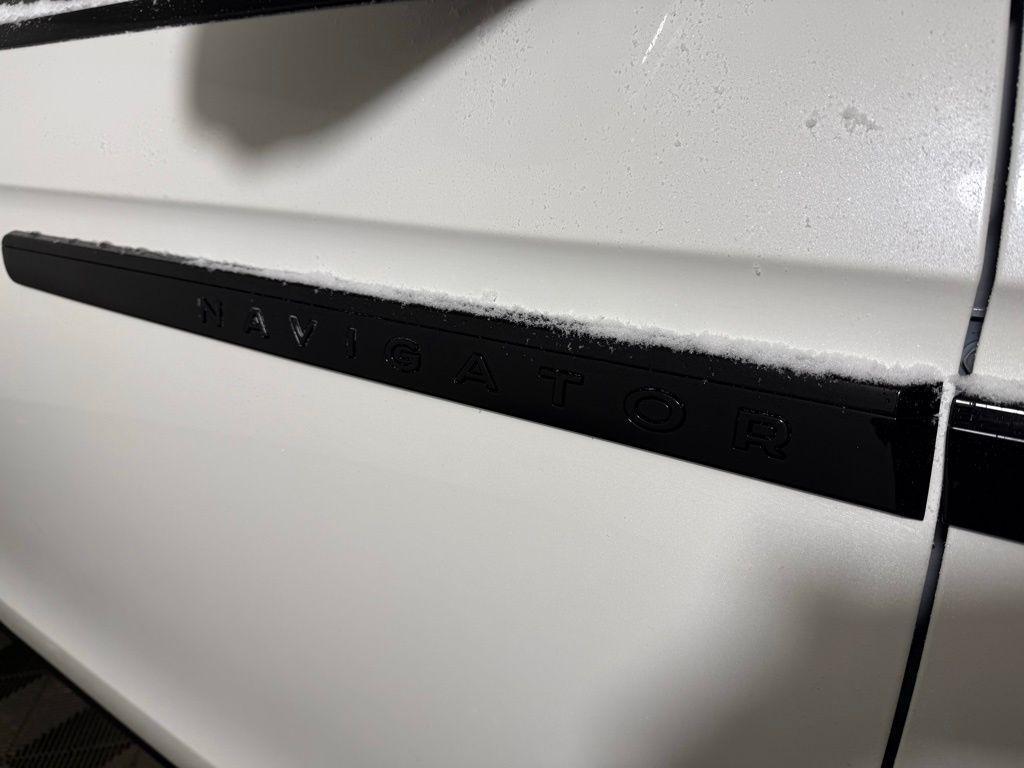 new 2025 Lincoln Navigator car, priced at $106,424