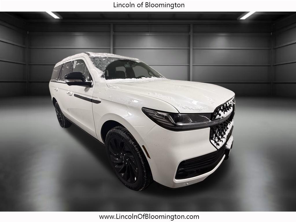 new 2025 Lincoln Navigator car, priced at $106,424