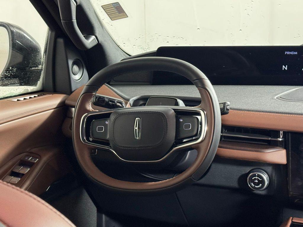 new 2025 Lincoln Navigator car, priced at $92,179