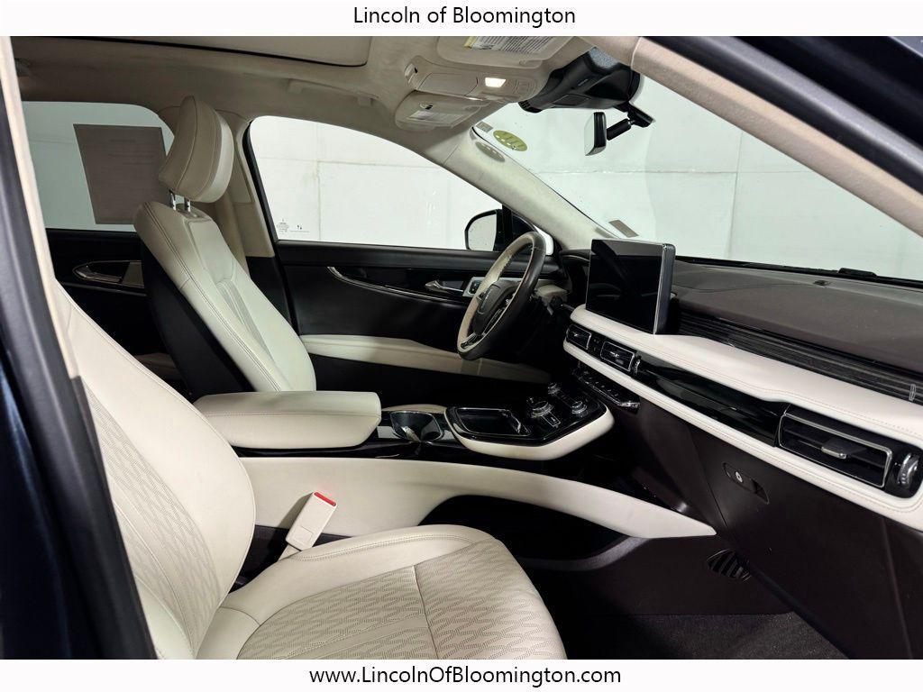 used 2022 Lincoln Nautilus car, priced at $32,999