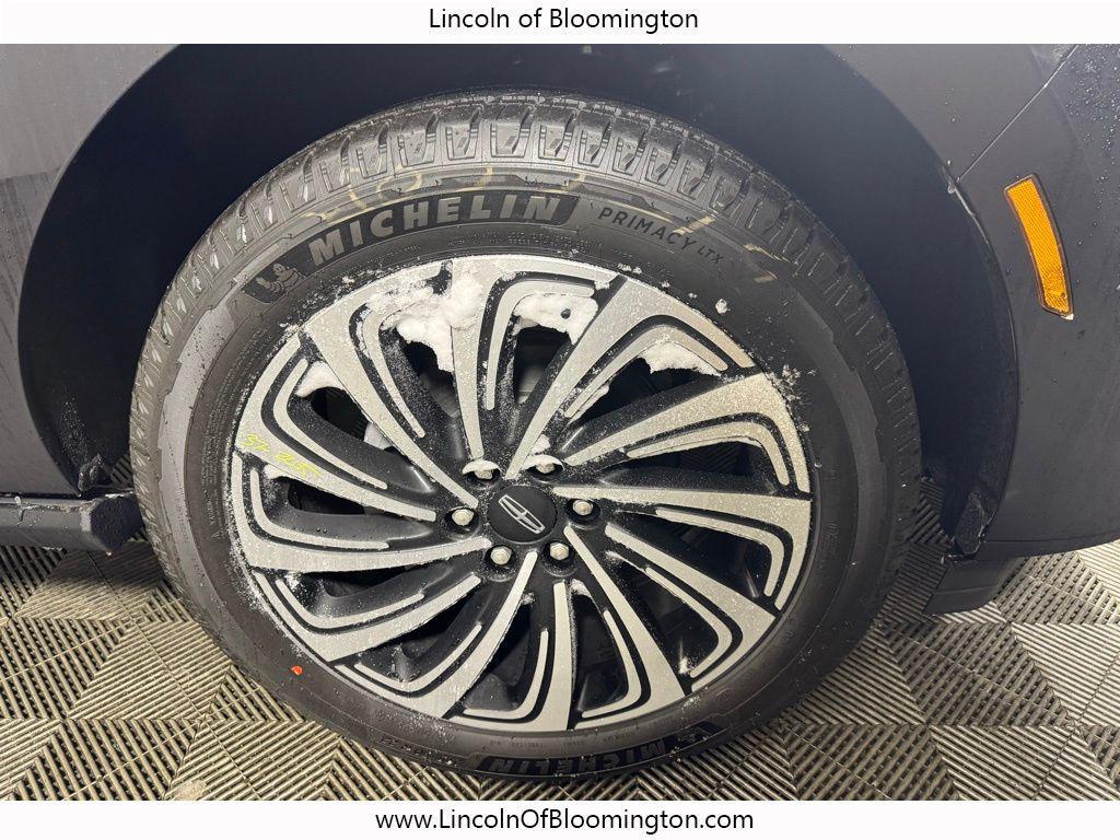 new 2025 Lincoln Navigator car, priced at $122,835