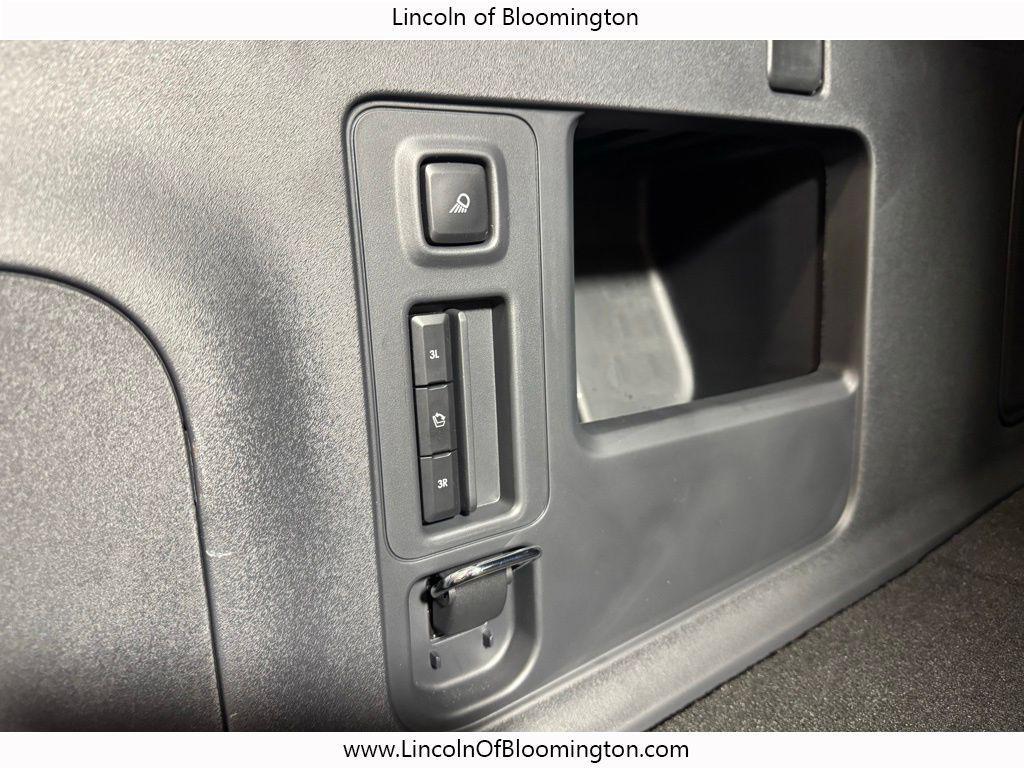 new 2025 Lincoln Navigator car, priced at $122,835