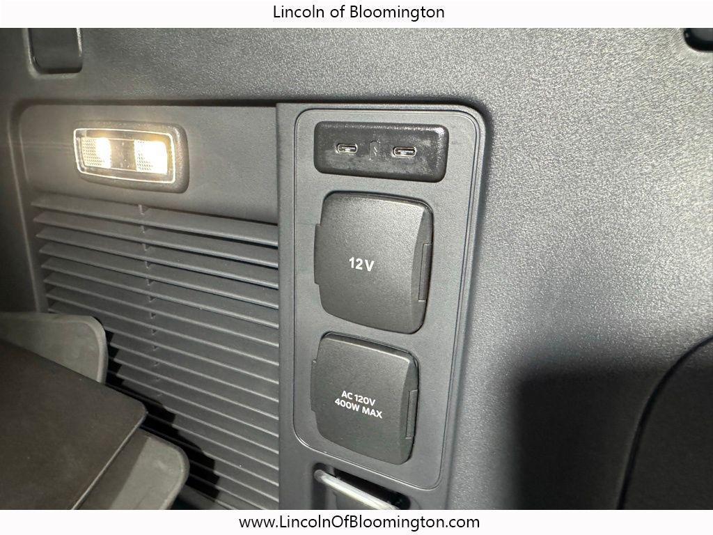 new 2025 Lincoln Navigator car, priced at $122,835