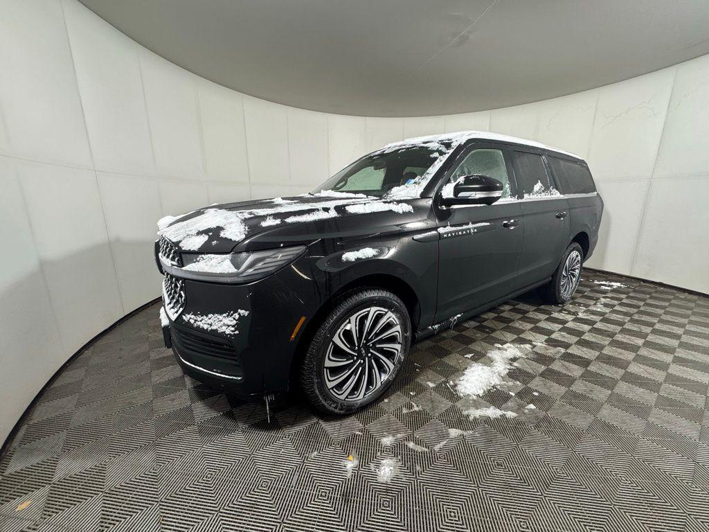 new 2025 Lincoln Navigator car, priced at $122,835