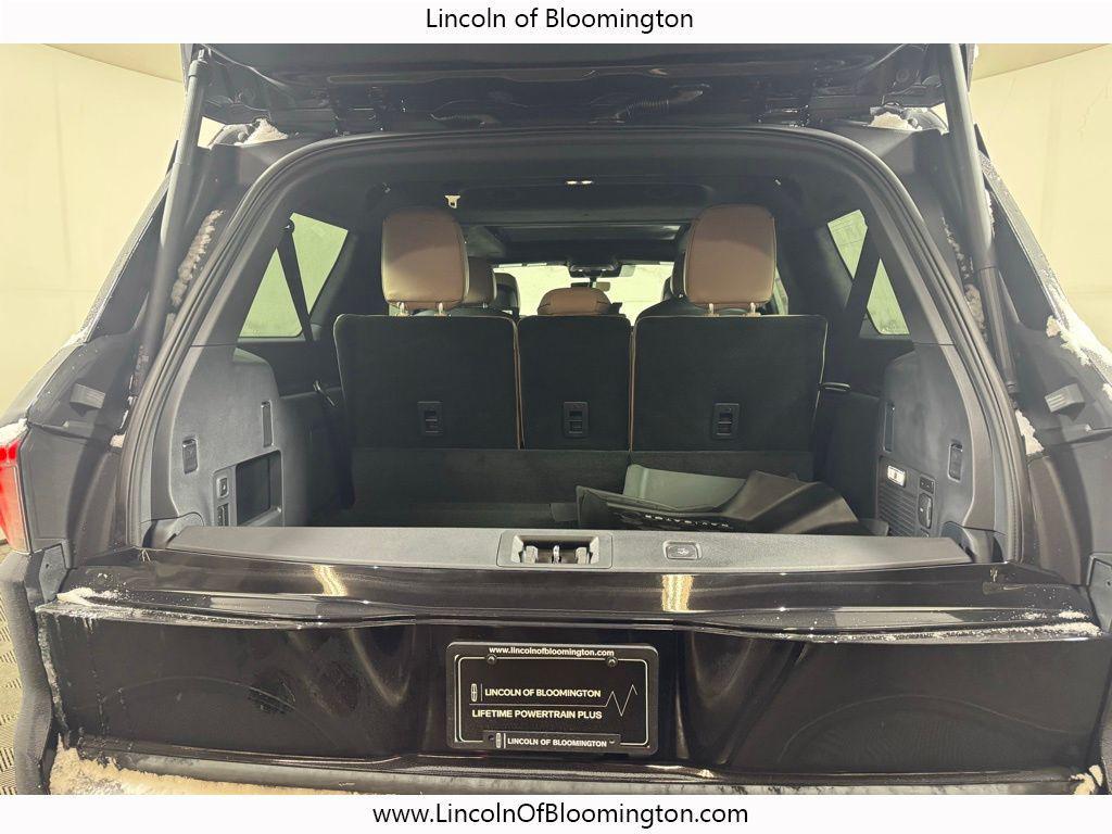 new 2025 Lincoln Navigator car, priced at $122,835